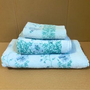 Vintage Martex blue floral towel set